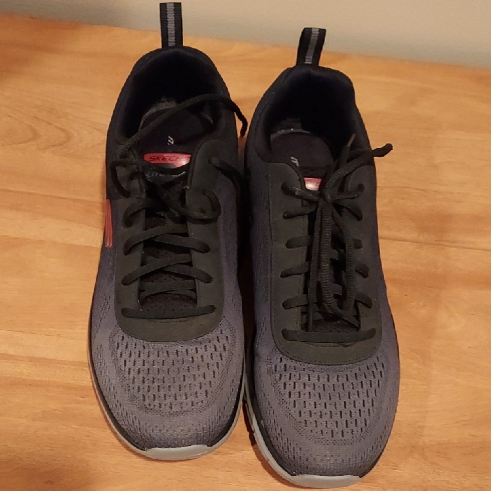 Skechers Men's Black and Dark Gray Sneakers